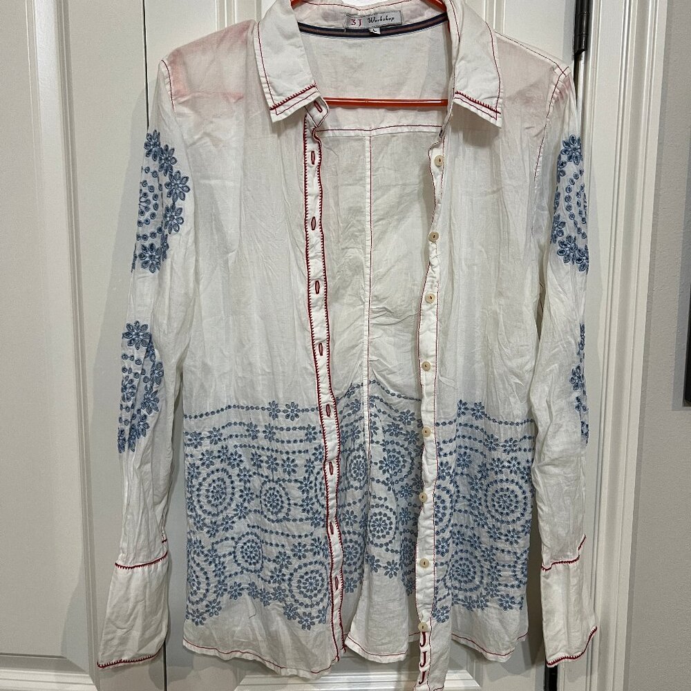 johnny Was 3J Workshop emobridered blouse beautiful!